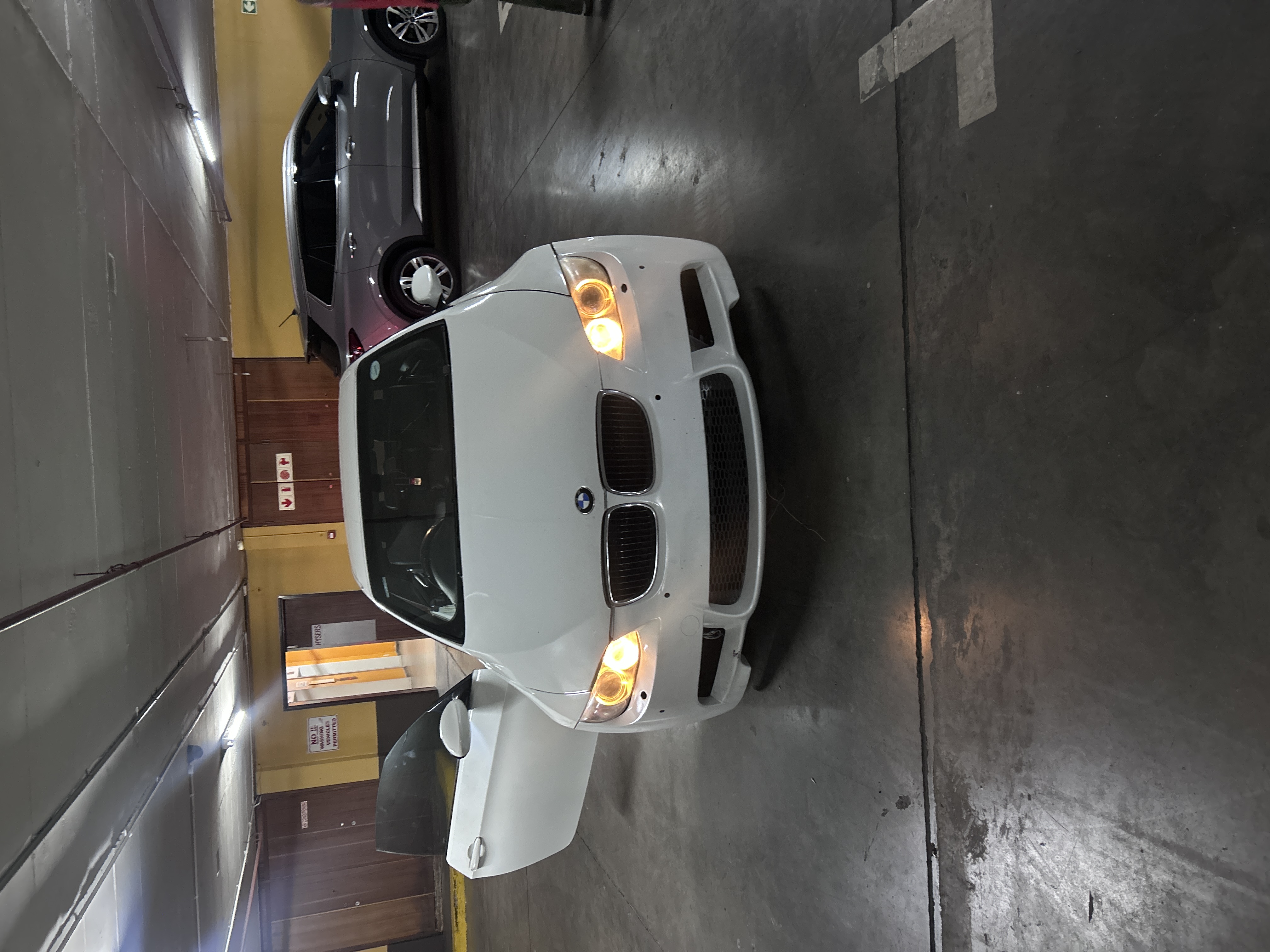 2008 BMW 3series 330i vehicle